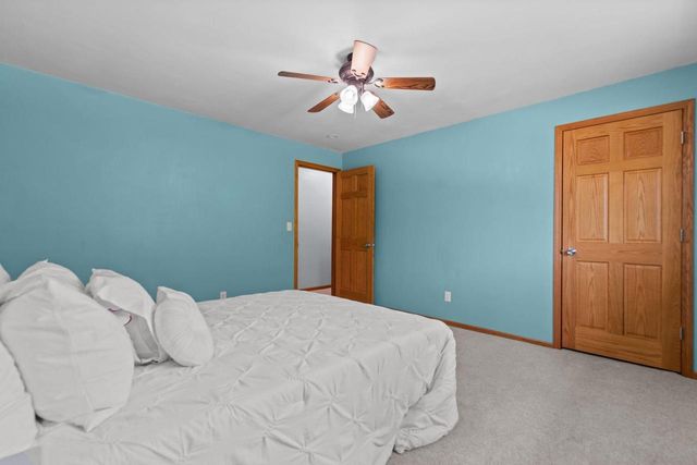 1330 N BRIARCLIFF DRIVE, Appleton, WI 54915