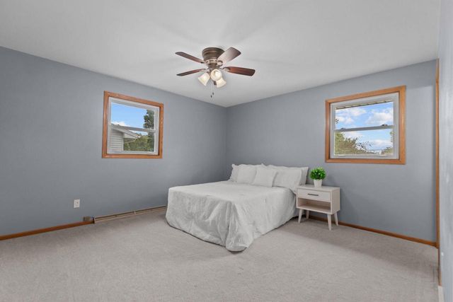 1330 N BRIARCLIFF DRIVE, Appleton, WI 54915
