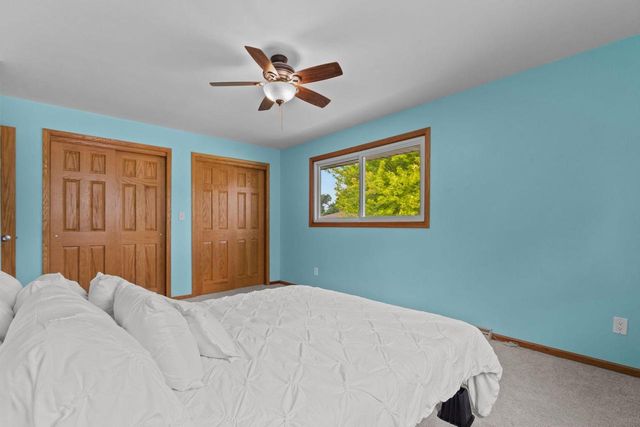 1330 N BRIARCLIFF DRIVE, Appleton, WI 54915