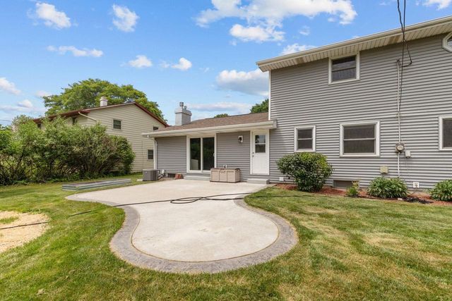1330 N BRIARCLIFF DRIVE, Appleton, WI 54915