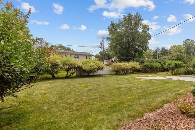 1330 N BRIARCLIFF DRIVE, Appleton, WI 54915