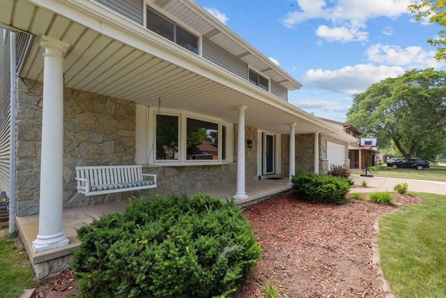 1330 N BRIARCLIFF DRIVE, Appleton, WI 54915