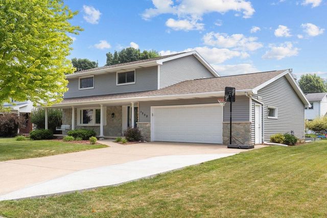 1330 N BRIARCLIFF DRIVE, Appleton, WI 54915