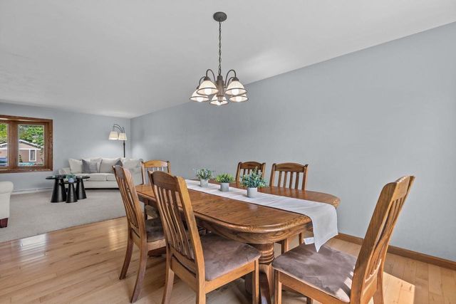 1330 N BRIARCLIFF DRIVE, Appleton, WI 54915