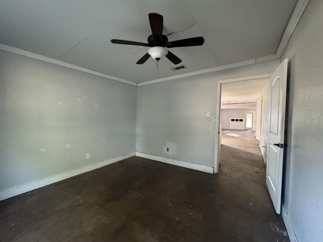 1516 E McLennan Ave, Mart, TX 76664