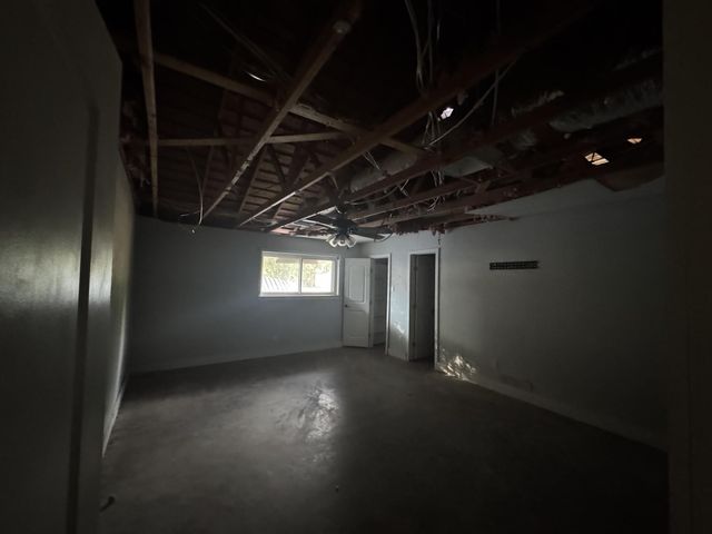 1516 E McLennan Ave, Mart, TX 76664