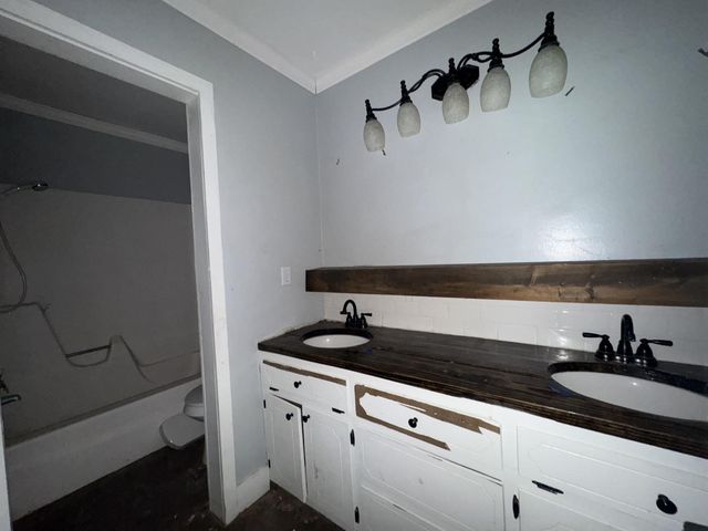 1516 E McLennan Ave, Mart, TX 76664