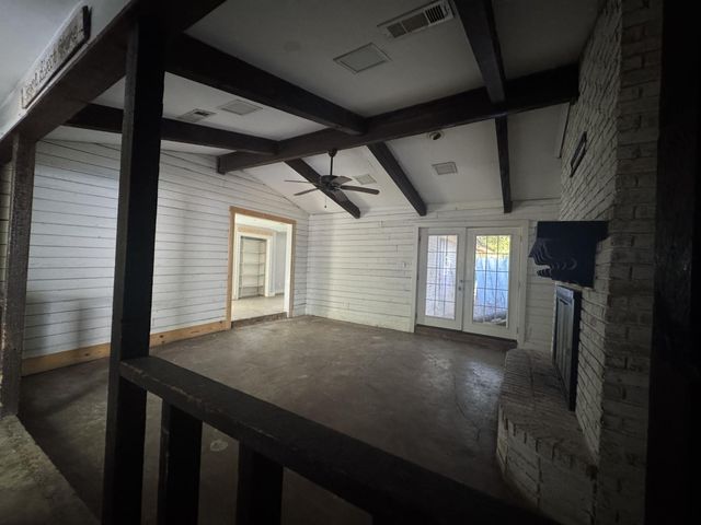 1516 E McLennan Ave, Mart, TX 76664