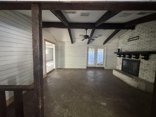 1516 E McLennan Ave, Mart, TX 76664