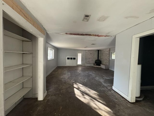 1516 E McLennan Ave, Mart, TX 76664