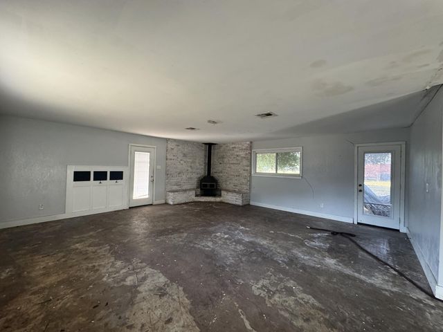 1516 E McLennan Ave, Mart, TX 76664