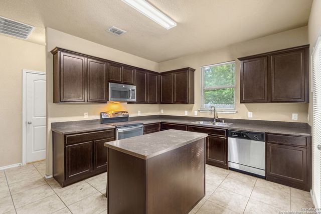 7118 Sunny Day, San Antonio, TX 78240