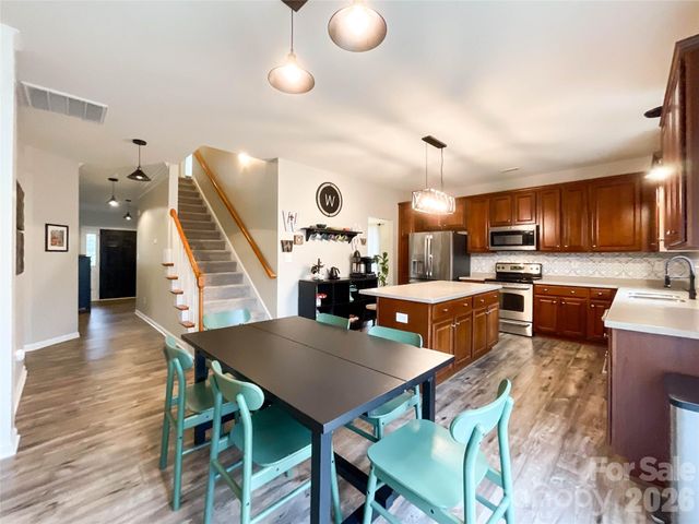 2005 Blue Iris Drive, Matthews, NC 28104