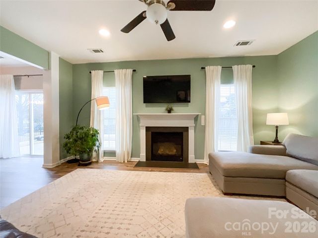 2005 Blue Iris Drive, Matthews, NC 28104