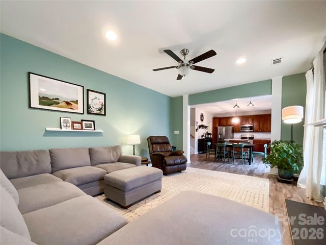 2005 Blue Iris Drive, Matthews, NC 28104