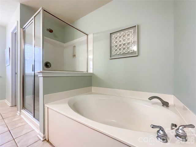 2005 Blue Iris Drive, Matthews, NC 28104