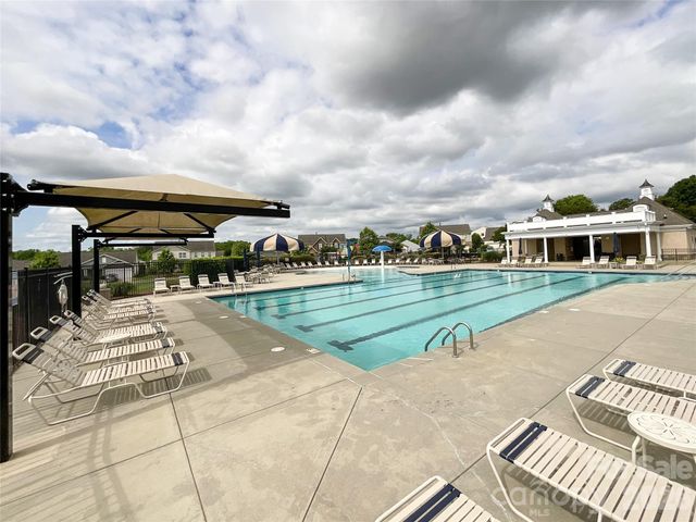 2005 Blue Iris Drive, Matthews, NC 28104