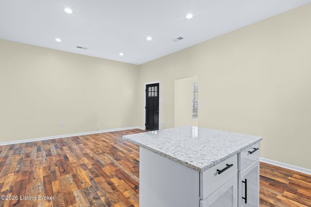 2403 Bank St, Louisville, KY 40212