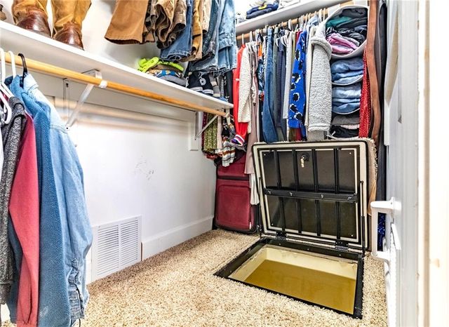 977 SE 380 Road, Knob Noster, MO 65336