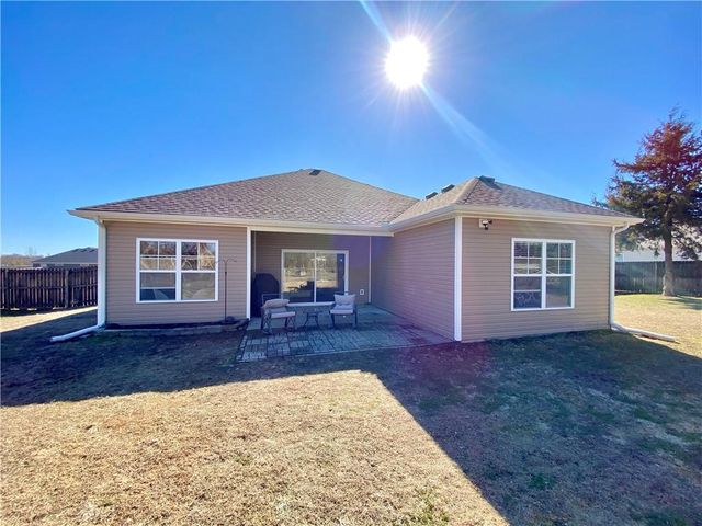977 SE 380 Road, Knob Noster, MO 65336