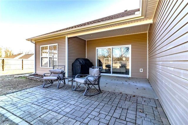 977 SE 380 Road, Knob Noster, MO 65336