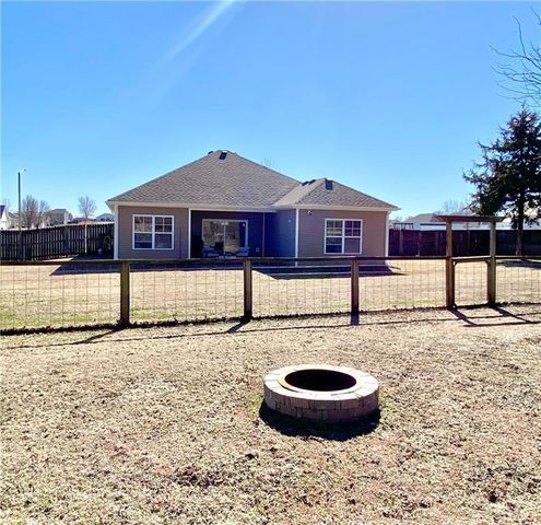 977 SE 380 Road, Knob Noster, MO 65336