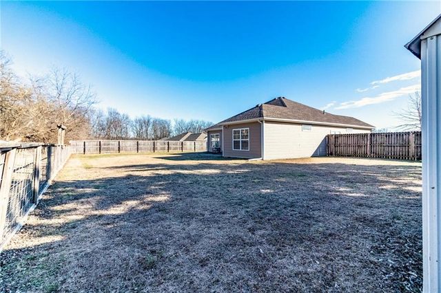 977 SE 380 Road, Knob Noster, MO 65336