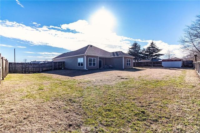977 SE 380 Road, Knob Noster, MO 65336