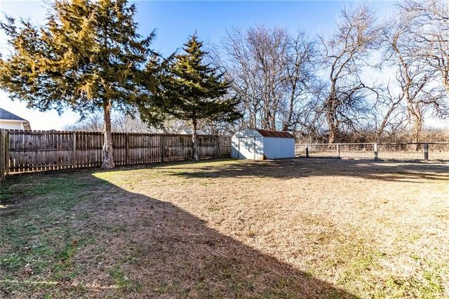 977 SE 380 Road, Knob Noster, MO 65336