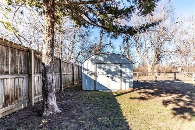 977 SE 380 Road, Knob Noster, MO 65336