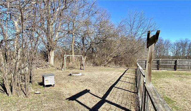 977 SE 380 Road, Knob Noster, MO 65336