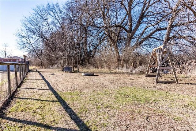 977 SE 380 Road, Knob Noster, MO 65336