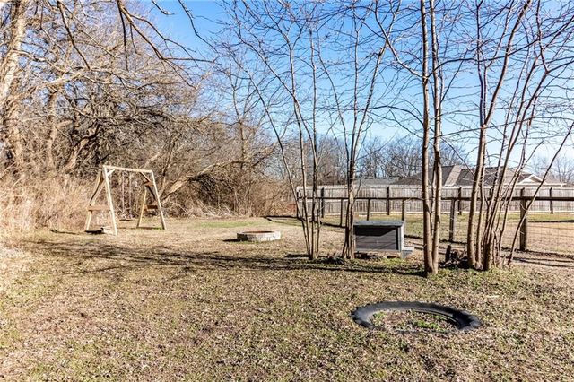 977 SE 380 Road, Knob Noster, MO 65336