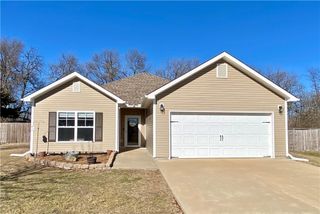 977 SE 380 Road, Knob Noster, MO 65336