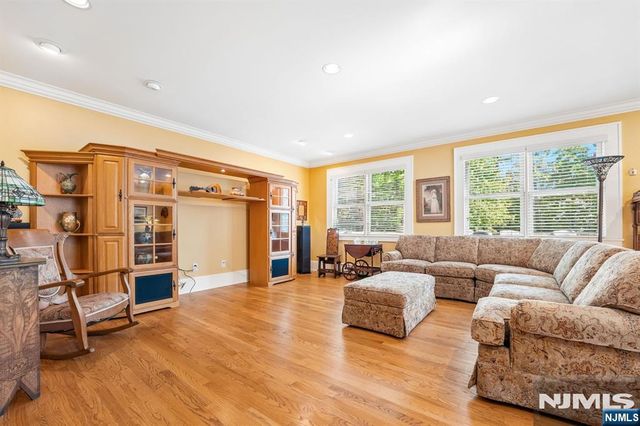 76 Summit, Hackensack, NJ 07601