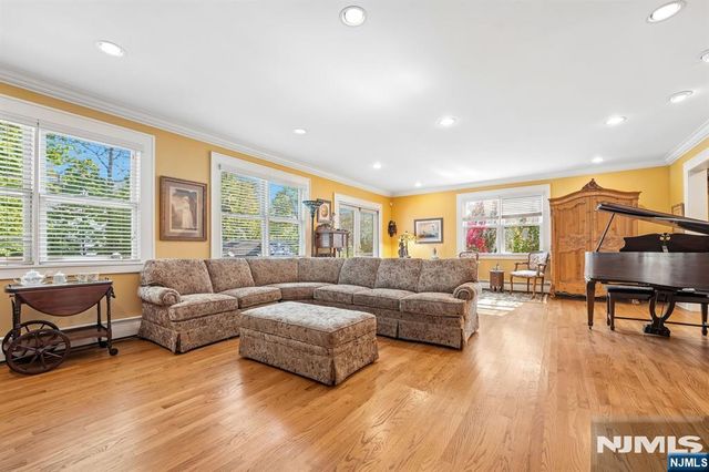 76 Summit, Hackensack, NJ 07601