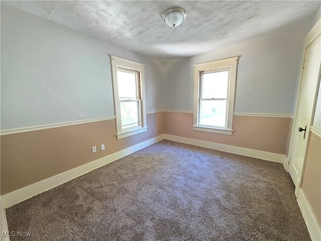 1116 Adelaide Avenue SE, Warren, OH 44484