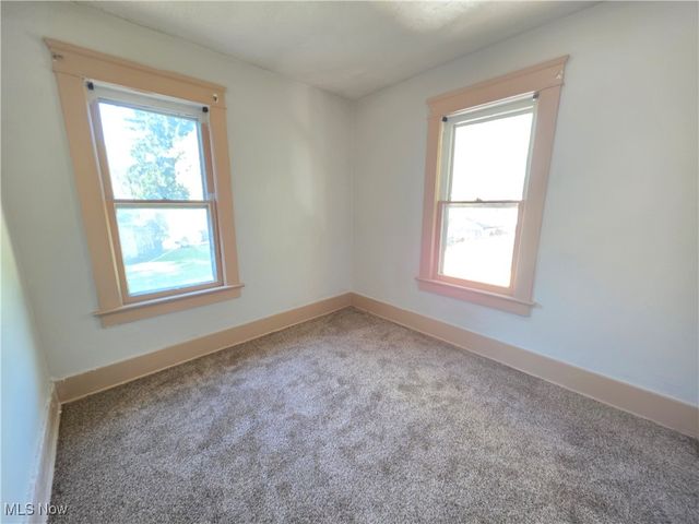 1116 Adelaide Avenue SE, Warren, OH 44484