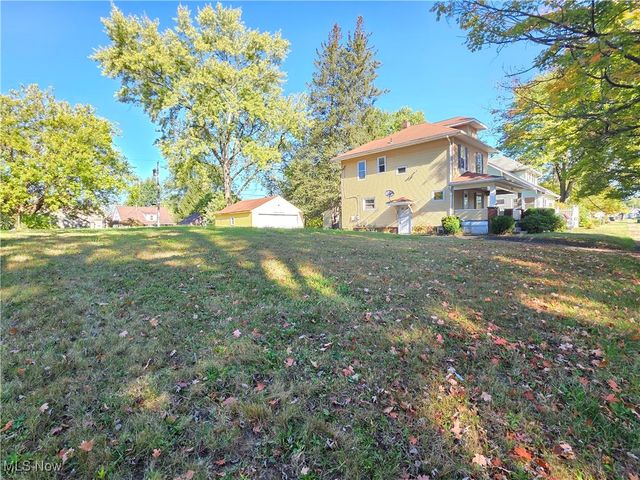 1116 Adelaide Avenue SE, Warren, OH 44484