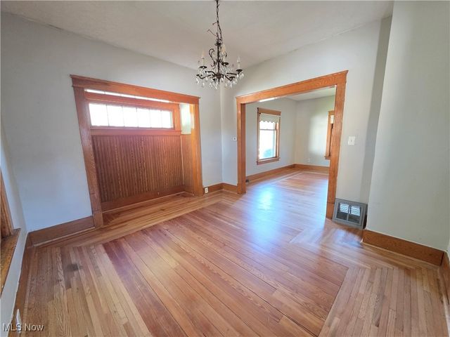 1116 Adelaide Avenue SE, Warren, OH 44484