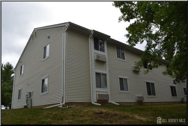 71 Eton Way, Franklin, NJ 08873