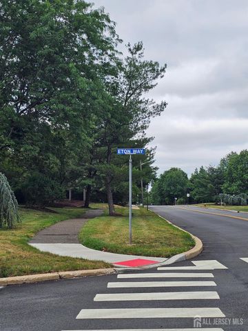 71 Eton Way, Franklin, NJ 08873