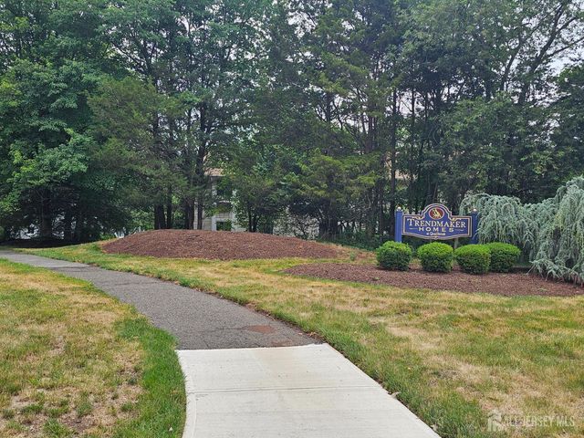 71 Eton Way, Franklin, NJ 08873