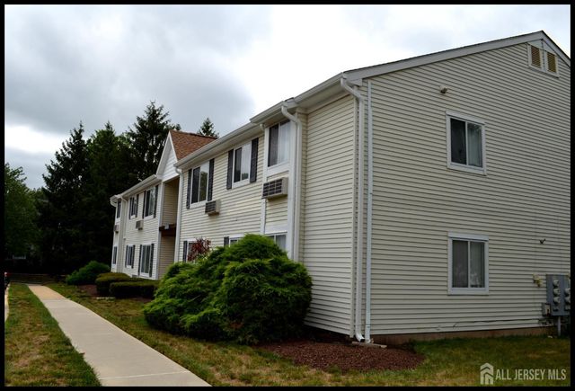 71 Eton Way, Franklin, NJ 08873