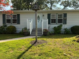1661 Old Country Road Road 466, Riverhead, NY 11901