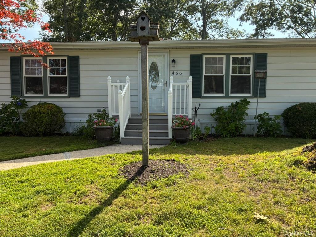 1661 Old Country Road Road 466, Riverhead, NY 11901
