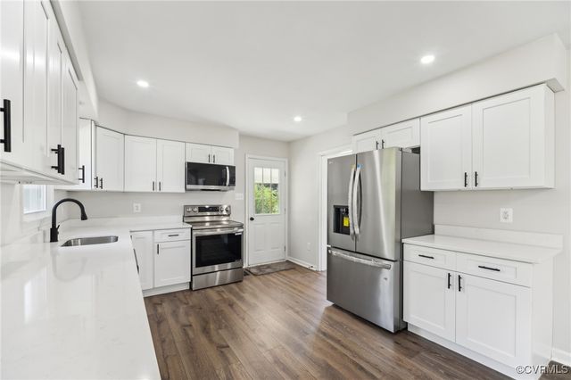 42 Jones Dr, Weems, VA 22576