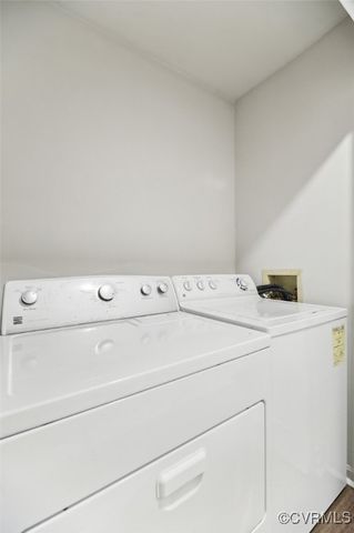 42 Jones Dr, Weems, VA 22576