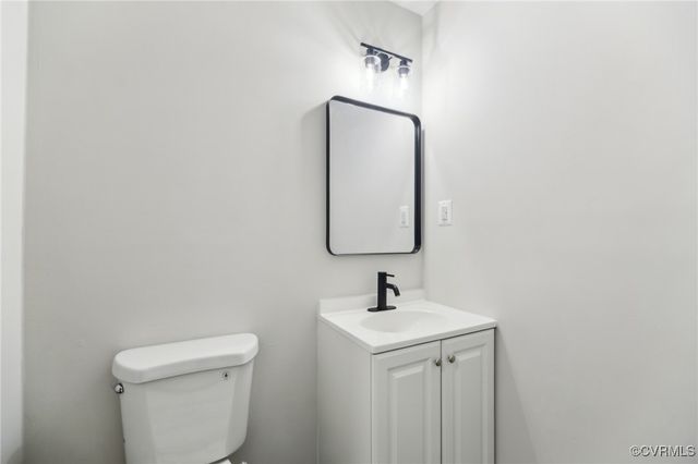 42 Jones Dr, Weems, VA 22576