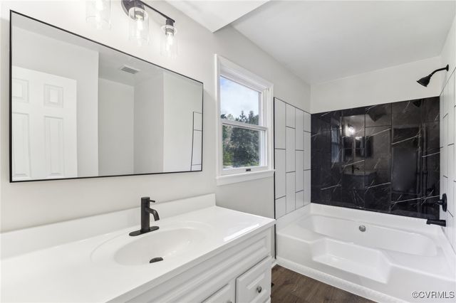 42 Jones Dr, Weems, VA 22576